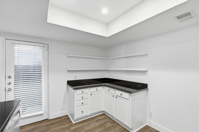 10207 Regal Oaks Drive 109, Dallas, TX 75230