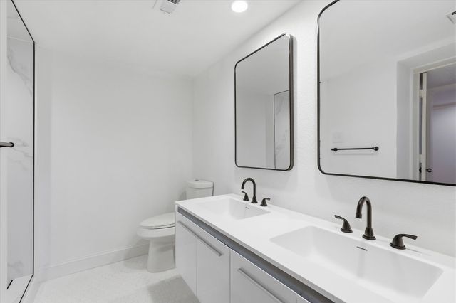 10207 Regal Oaks Drive 109, Dallas, TX 75230