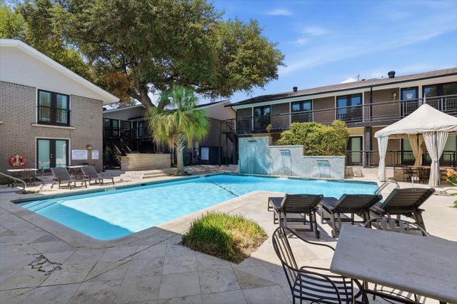 10207 Regal Oaks Drive 109, Dallas, TX 75230
