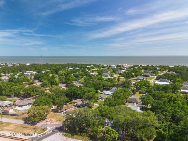 309 White Harbor Road, Long Beach, MS 39560