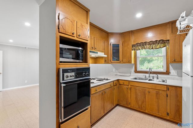 407 Hillmont Drive, Huntsville, AL 35805