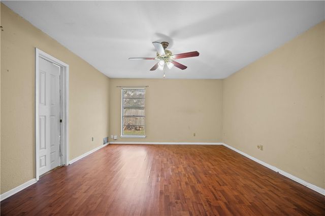 5710 Crestford Dr, Corpus Christi, TX 78415