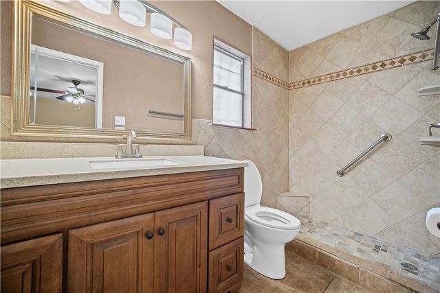 5710 Crestford Dr, Corpus Christi, TX 78415