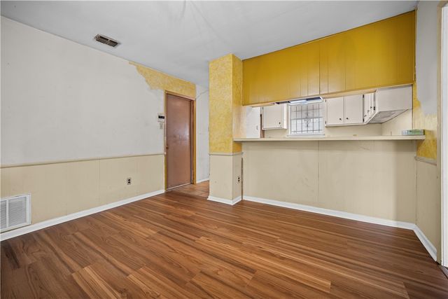 5710 Crestford Dr, Corpus Christi, TX 78415