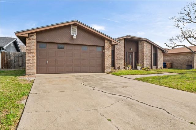 5710 Crestford Dr, Corpus Christi, TX 78415