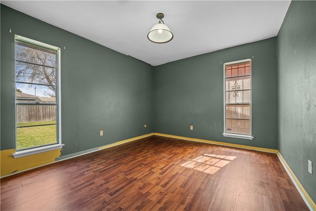 5710 Crestford Dr, Corpus Christi, TX 78415