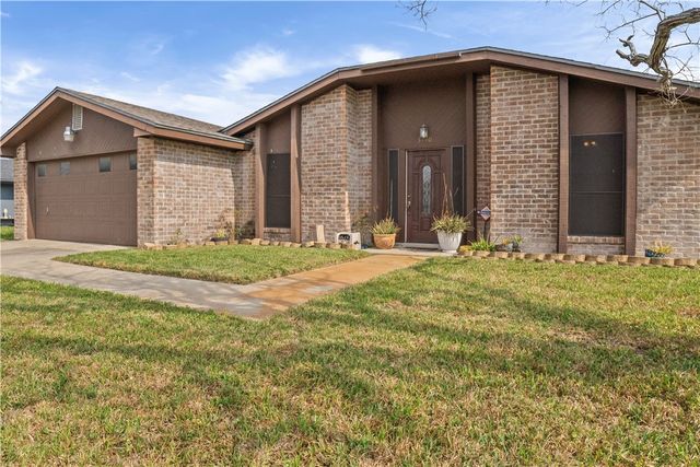 5710 Crestford Dr, Corpus Christi, TX 78415