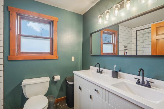 406 School Street, Marshall, WI 53559