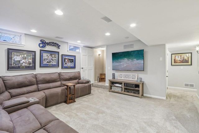 406 School Street, Marshall, WI 53559