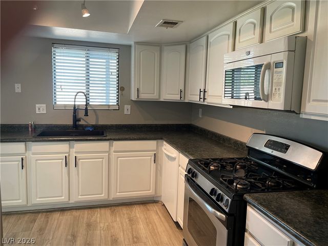 5260 Janfred Court 11, Las Vegas, NV 89103