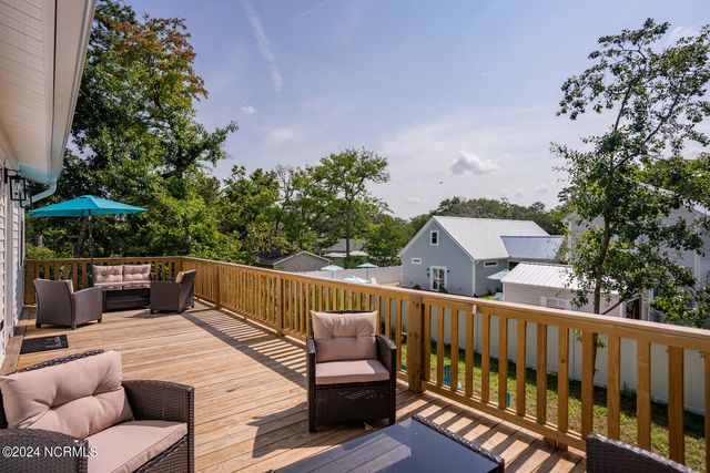 238 NE 70th Street, Oak Island, NC 28465