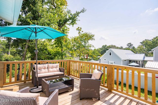 238 NE 70th Street, Oak Island, NC 28465