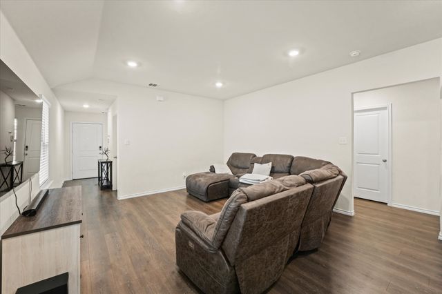 2818 Highgarden Trail, Crandall, TX 75114