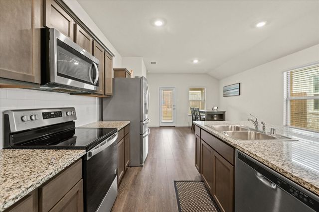 2818 Highgarden Trail, Crandall, TX 75114