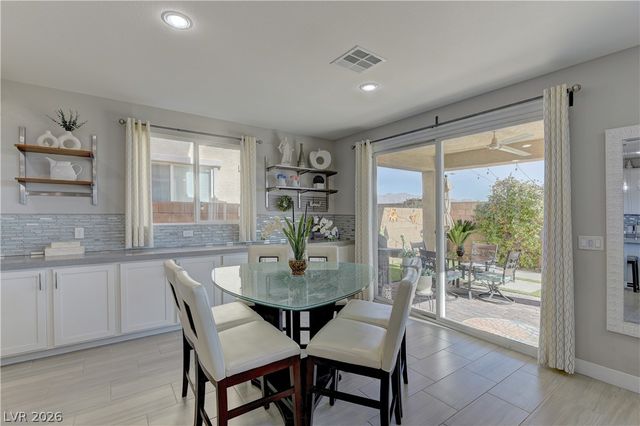 8030 Foxfield Springs Street, Las Vegas, NV 89166