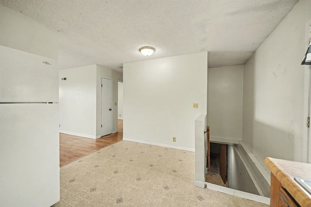 745 Willow, Salina, KS 67401