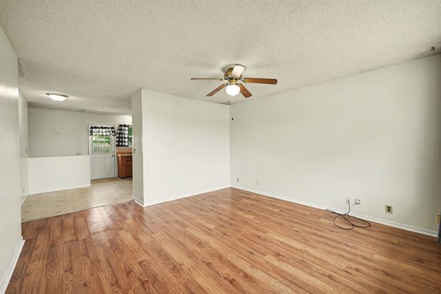 745 Willow, Salina, KS 67401