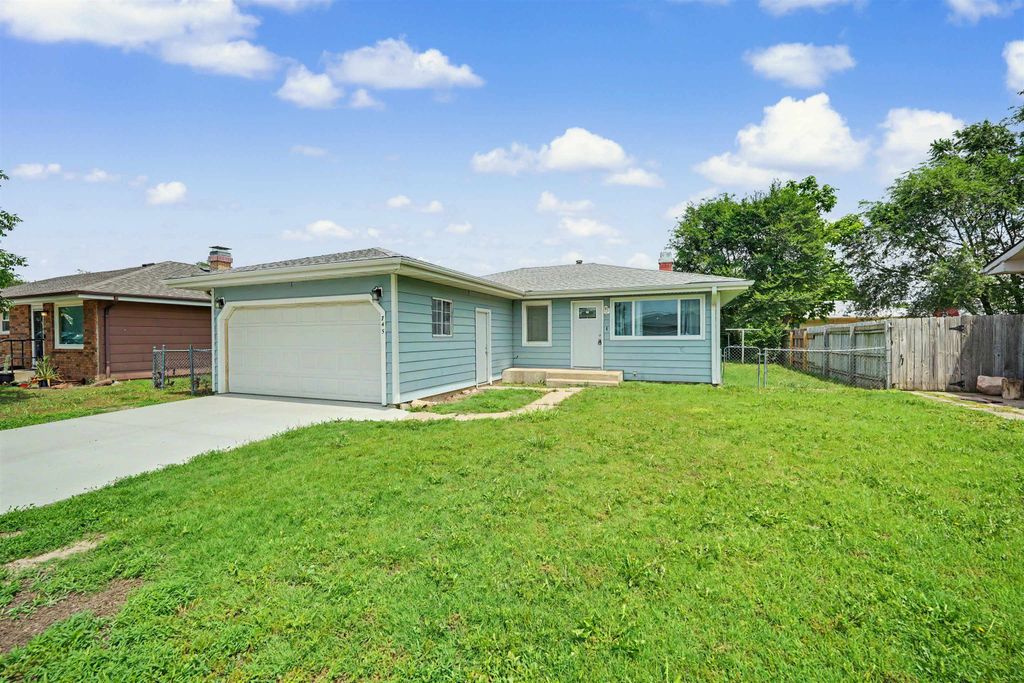 745 Willow, Salina, KS 67401