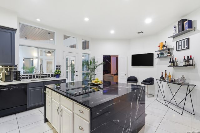 19122 E Birdsong, San Antonio, TX 78258