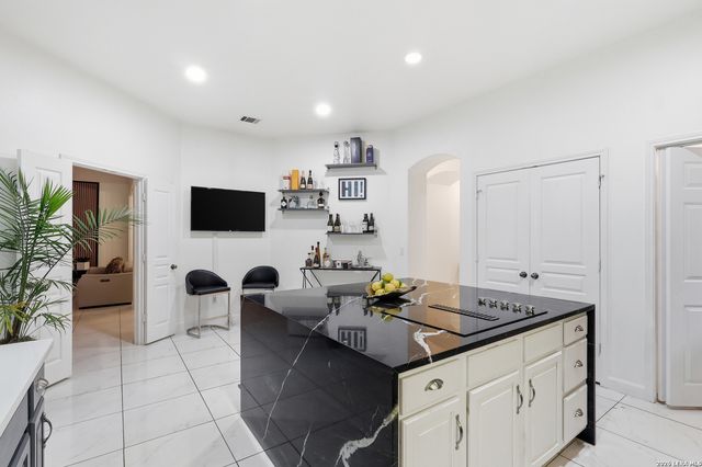 19122 E Birdsong, San Antonio, TX 78258