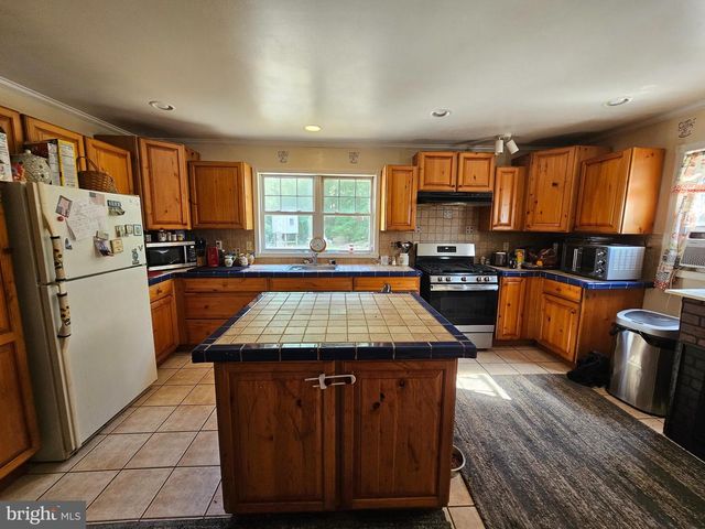 8909 ARDEN STATION RD, Westover, MD 21871