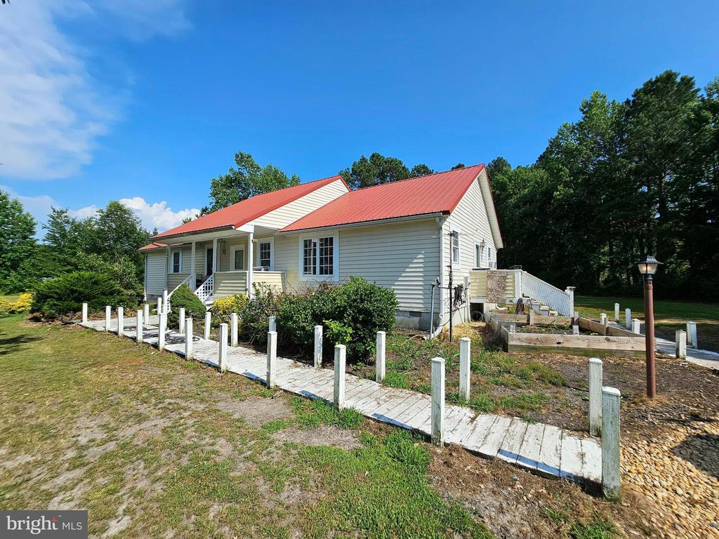 8909 ARDEN STATION RD, Westover, MD 21871