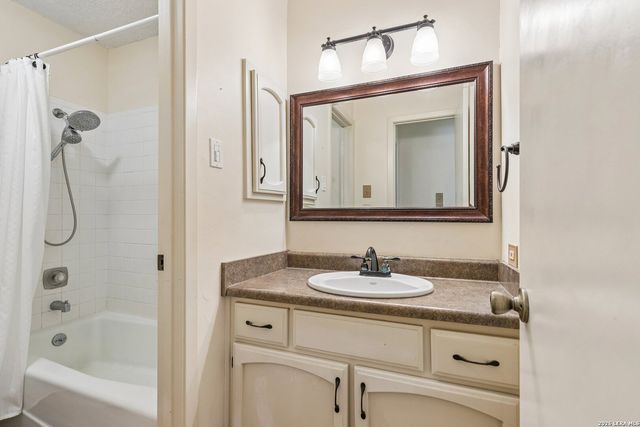 1918 Longfield, San Antonio, TX 78248