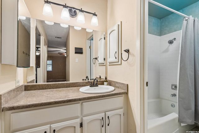 1918 Longfield, San Antonio, TX 78248