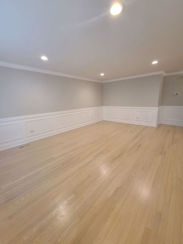 9028 Meade Avenue, Oak Lawn, IL 60453