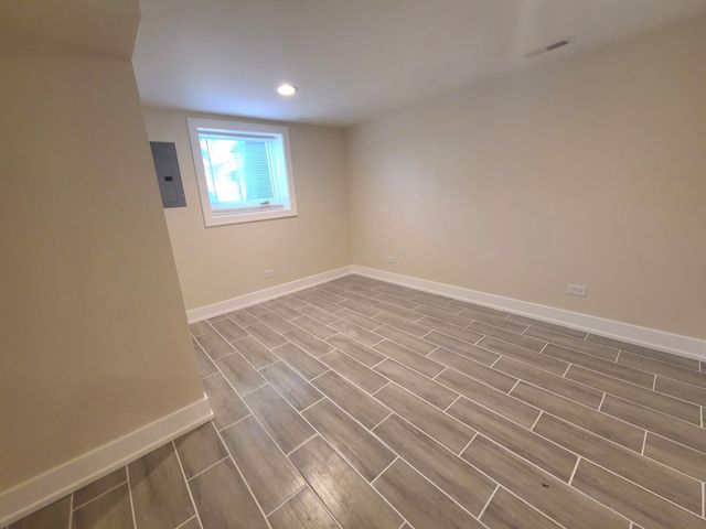 9028 Meade Avenue, Oak Lawn, IL 60453