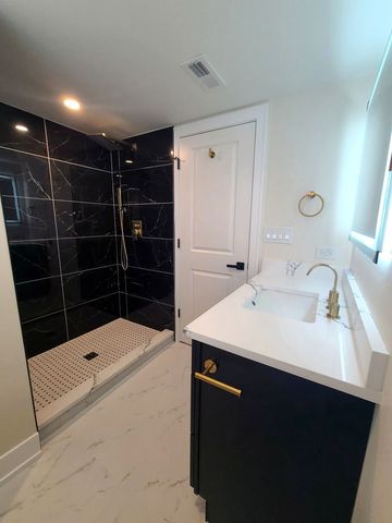 9028 Meade Avenue, Oak Lawn, IL 60453