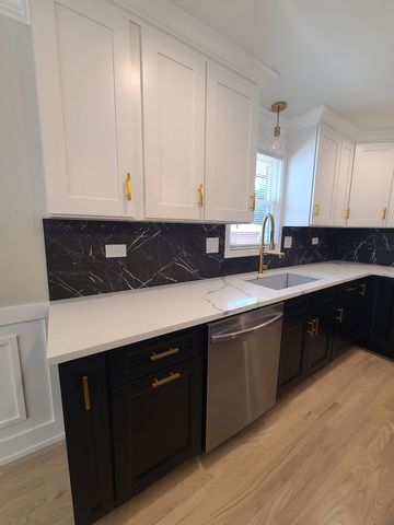 9028 Meade Avenue, Oak Lawn, IL 60453