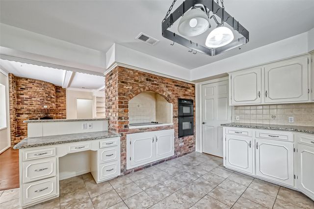 918 Wycliffe Drive, Houston, TX 77079