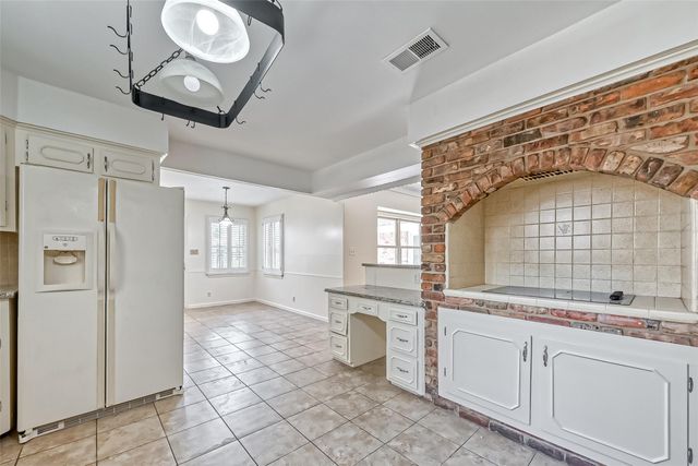 918 Wycliffe Drive, Houston, TX 77079