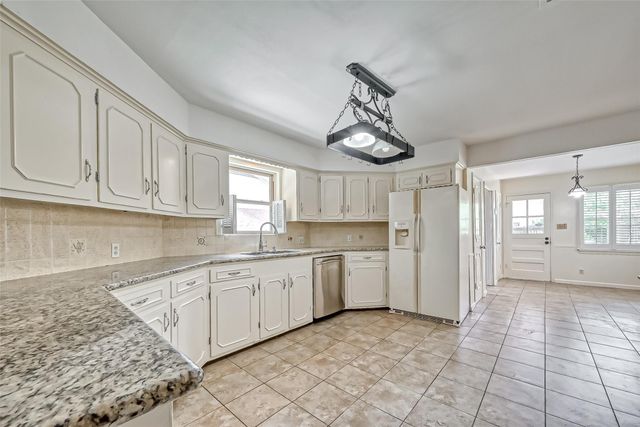 918 Wycliffe Drive, Houston, TX 77079