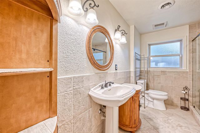 918 Wycliffe Drive, Houston, TX 77079