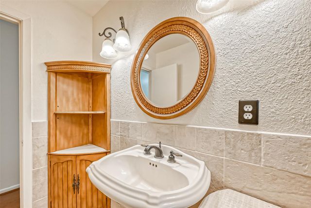 918 Wycliffe Drive, Houston, TX 77079