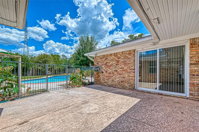 918 Wycliffe Drive, Houston, TX 77079