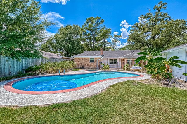 918 Wycliffe Drive, Houston, TX 77079