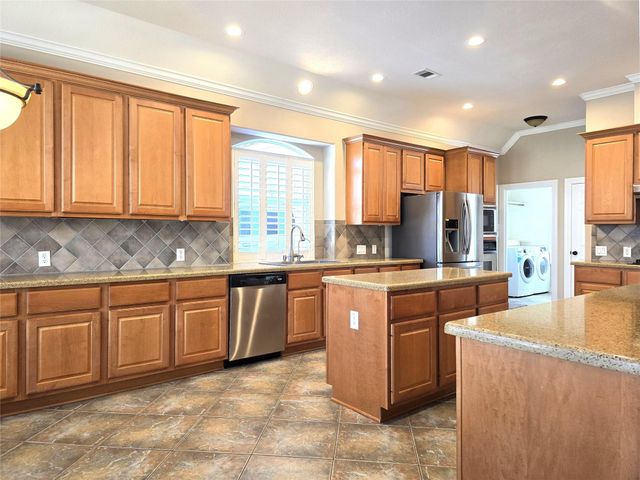 1813 Sandy Lake Drive, Friendswood, TX 77546