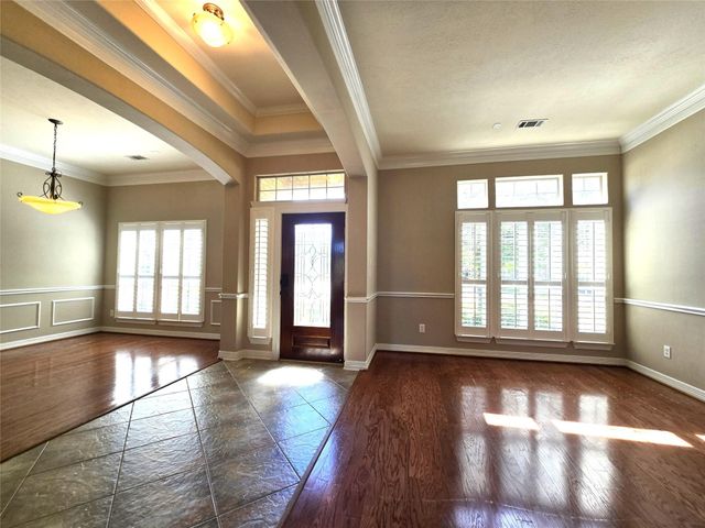 1813 Sandy Lake Drive, Friendswood, TX 77546