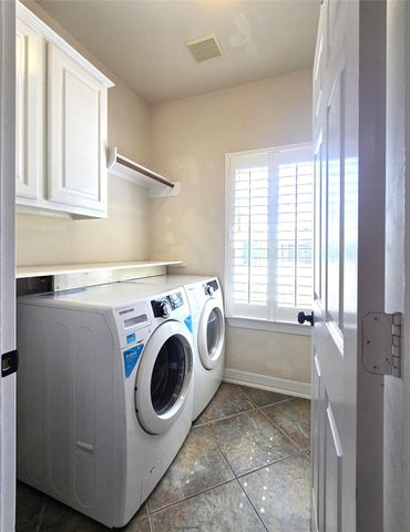 1813 Sandy Lake Drive, Friendswood, TX 77546