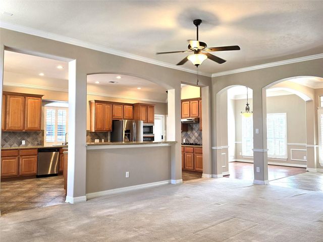 1813 Sandy Lake Drive, Friendswood, TX 77546