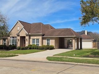 1813 Sandy Lake Drive, Friendswood, TX 77546