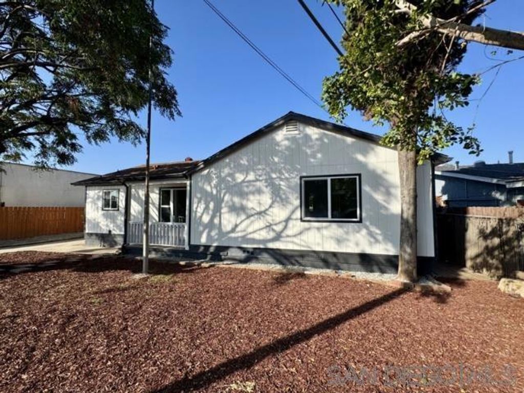 618 La Presa Ave, Spring Valley, CA 91977