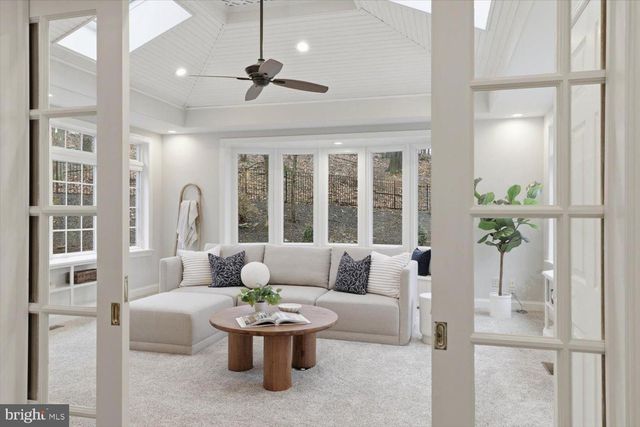 1160 STONEY RUN RD, Hummelstown, PA 17036