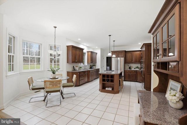 1160 STONEY RUN RD, Hummelstown, PA 17036