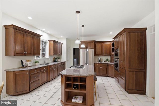 1160 STONEY RUN RD, Hummelstown, PA 17036