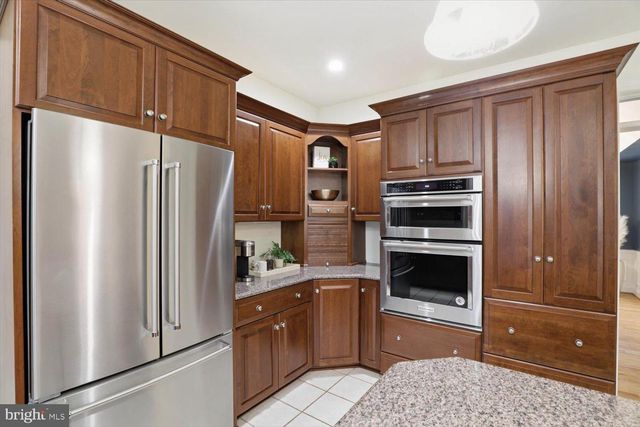 1160 STONEY RUN RD, Hummelstown, PA 17036