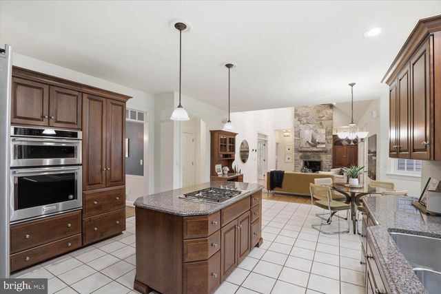 1160 STONEY RUN RD, Hummelstown, PA 17036